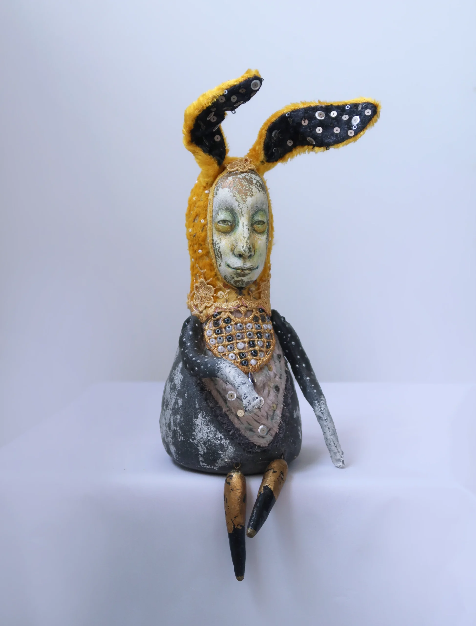 Alzheimer’s art doll by Tatiana Pundeva, handcrafted collectible piece exploring memory and identity, 20x15 cm, 2021, expressive contemporary art doll