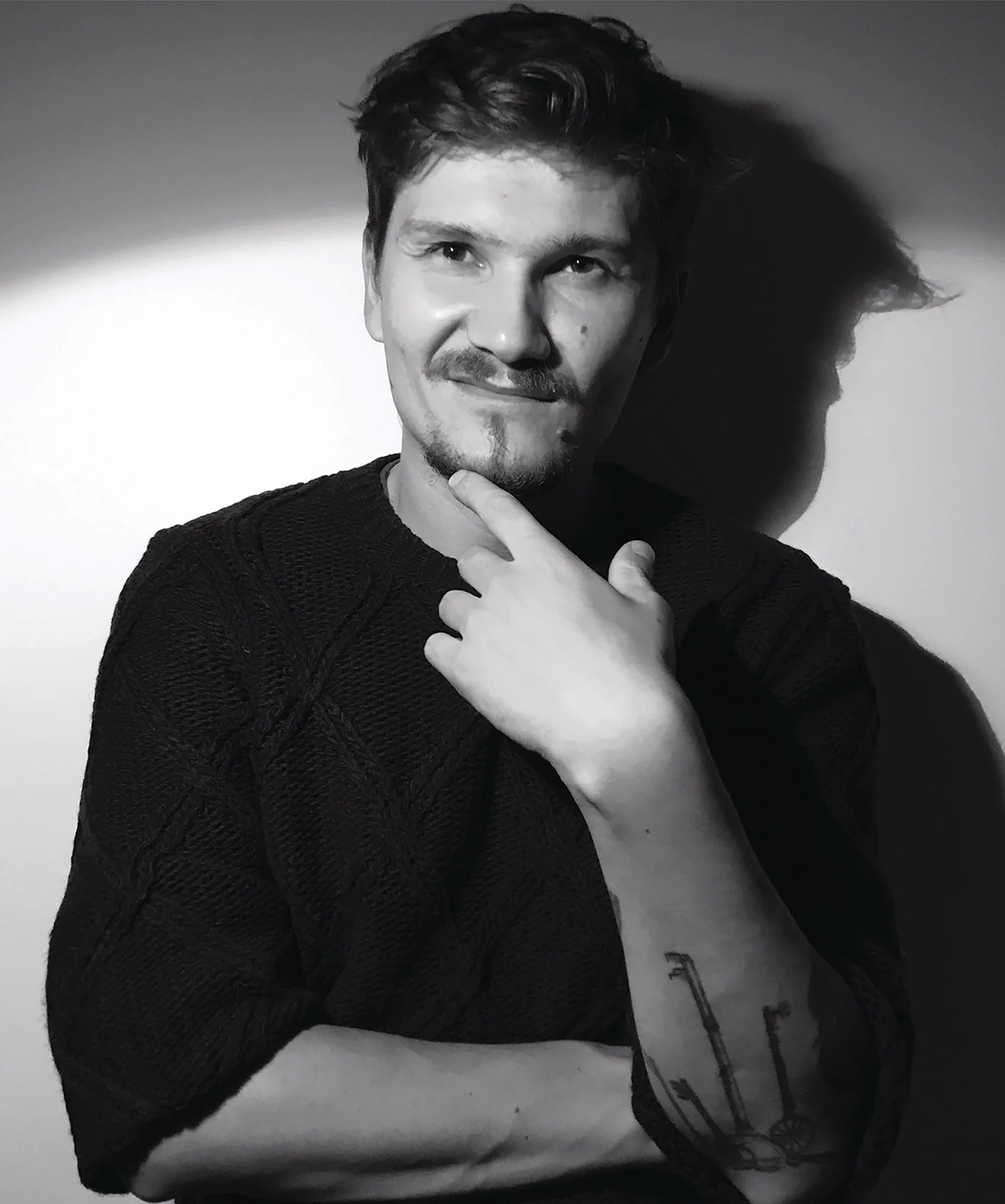 Portret al artistului plastic și graficianului moldovean Ruslan Roșca (n. 1987)