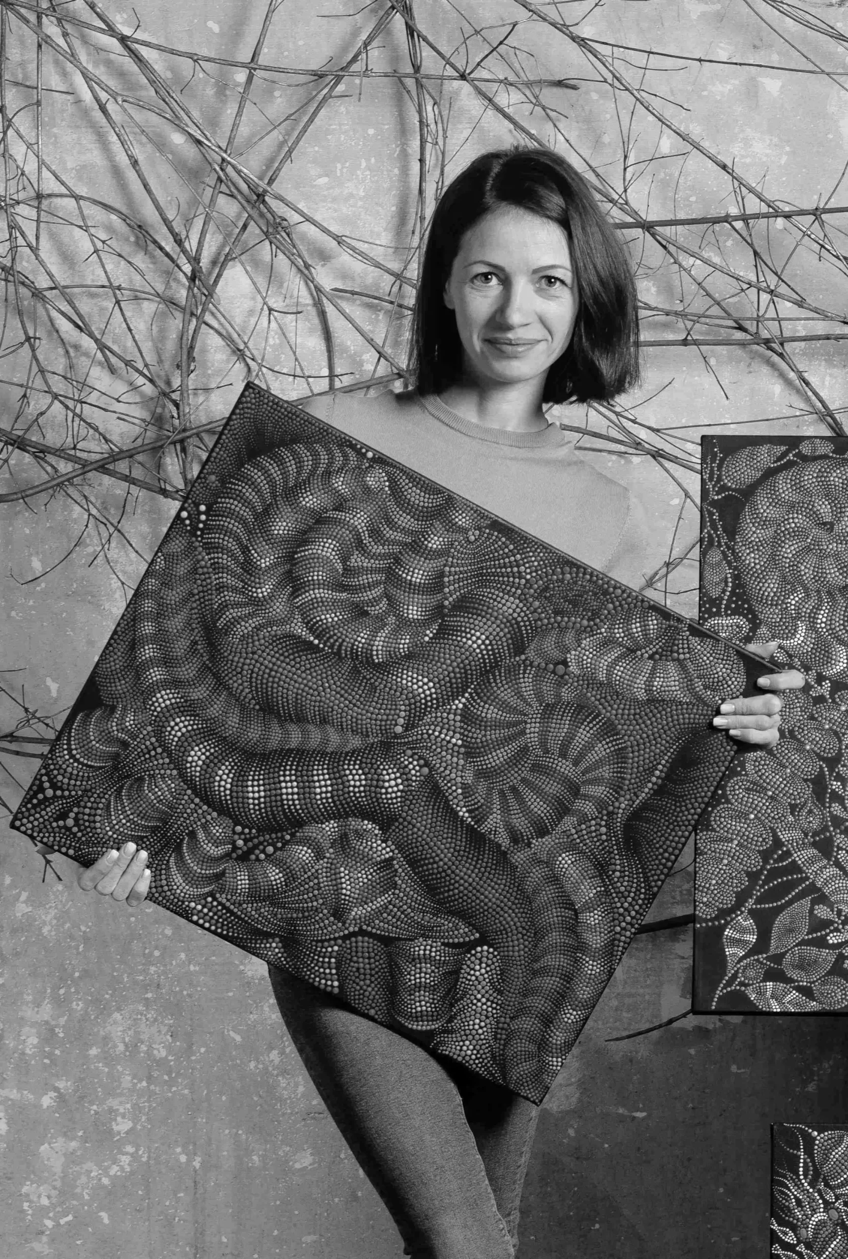 Portrait of Oxana Lazari, Moldovan contemporary artist known for decorative primitivism in dor art style, image 2